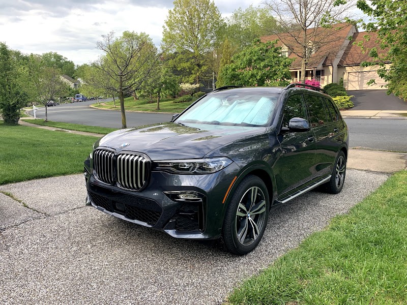Premium SUV representative vehicle for family airport transportation
